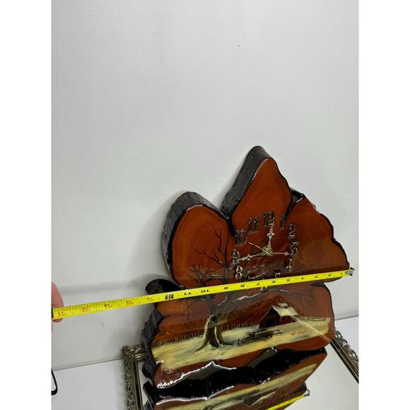 Vintage 1970’s Varnished Wood Slab Burl Edge Clock with Winter Snow Scene - Picture 7 of 10